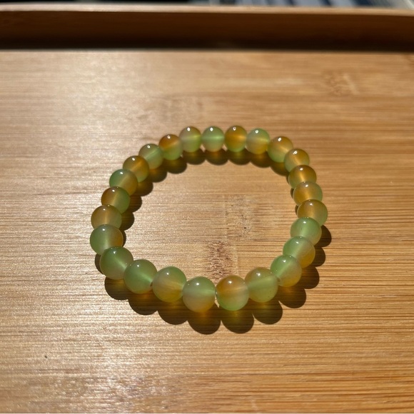 Elegant Glass Green and Orange Agate Bracelet Stretchy Unisex 8mm beads - Picture 4 of 8